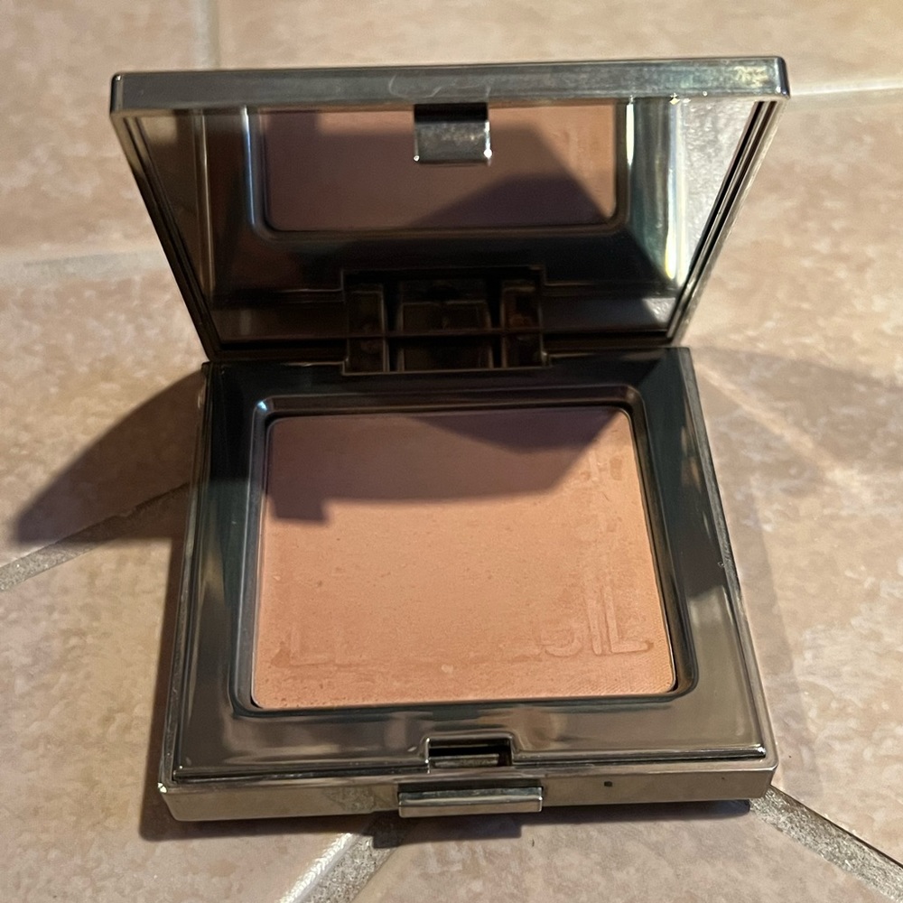 Laura Mercier Bronzer
